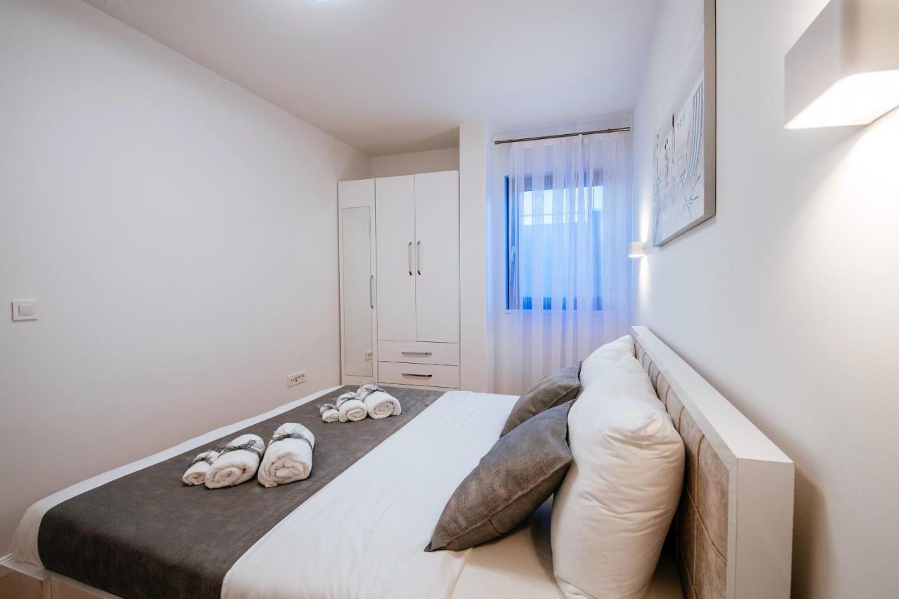 Apartment Isabela Prague With Front *