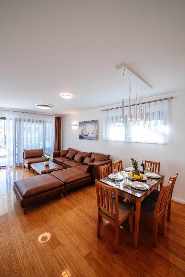 Isabela Prague With Front Apartment Zadar