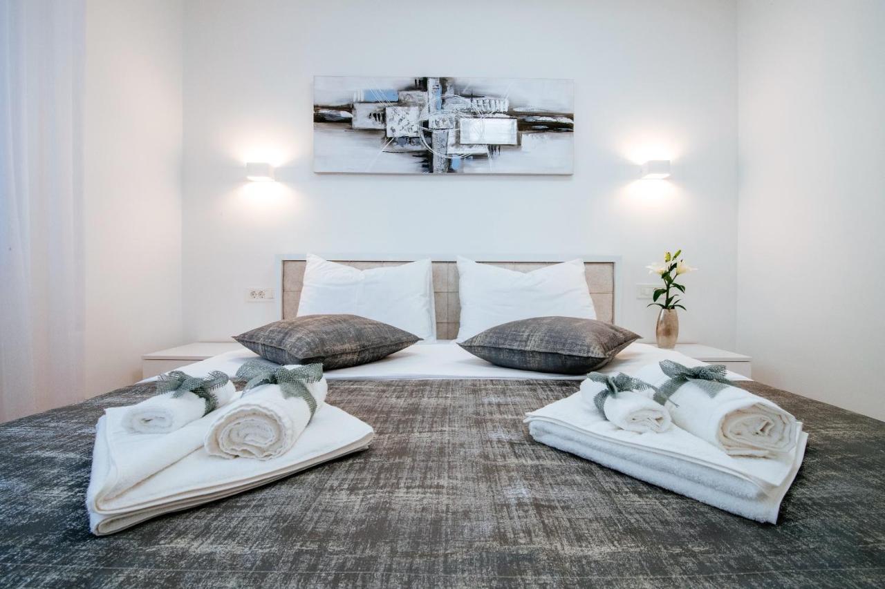 Apartment Isabela Prague With Front *
